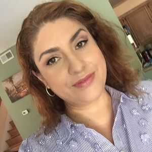 Meet your Posher, Ana